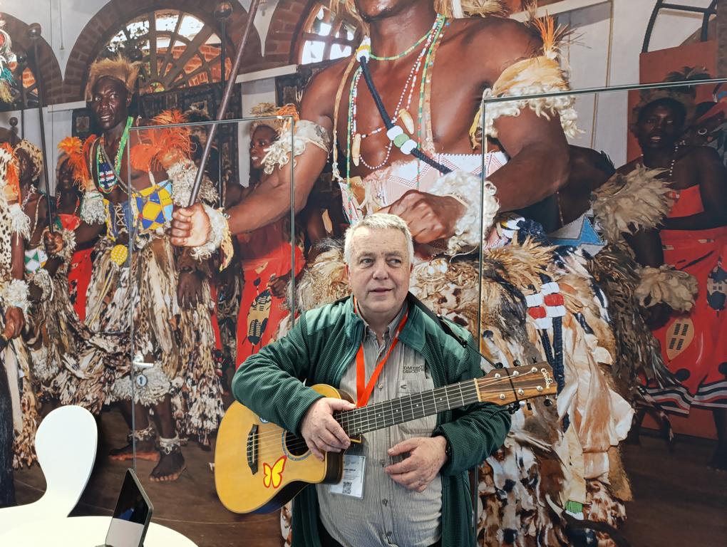 Stephan Zurfluh, Liedermacher und Reisejournalist